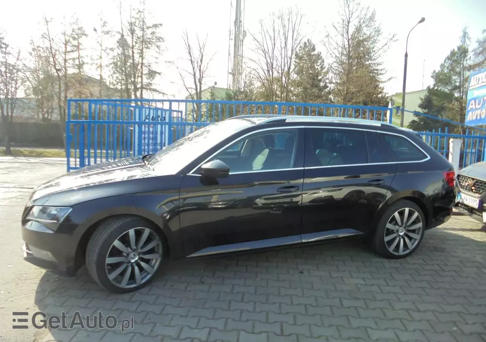 SKODA Superb 2.0 TDI DSG Style