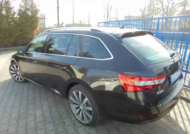 SKODA Superb 2.0 TDI DSG Style