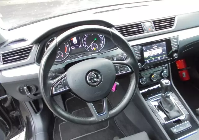 SKODA Superb 2.0 TDI DSG Style