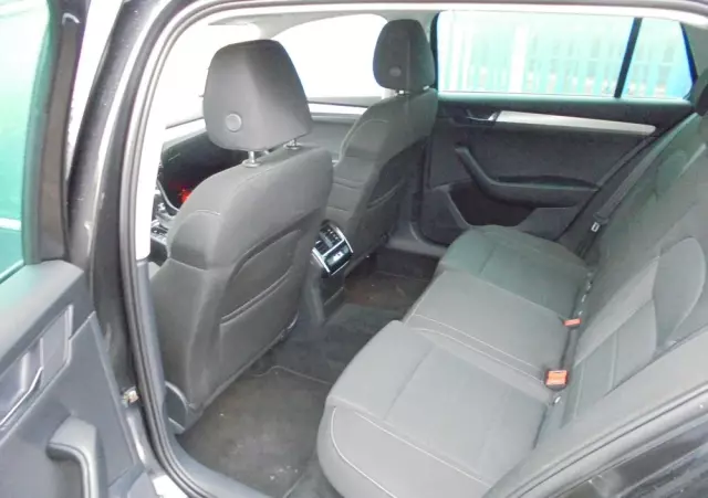 SKODA Superb 2.0 TDI DSG Style