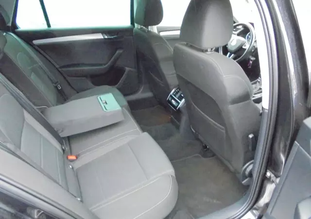 SKODA Superb 2.0 TDI DSG Style