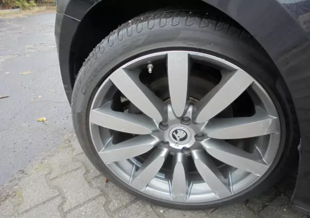 SKODA Superb 2.0 TDI DSG Style