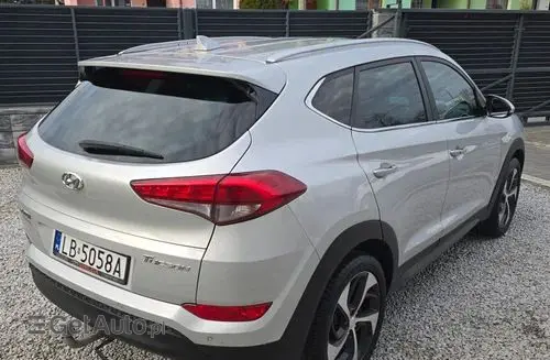 HYUNDAI Tucson 