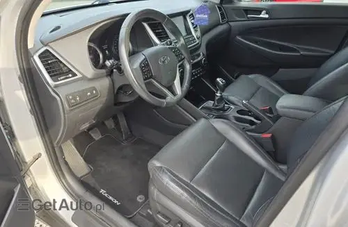 HYUNDAI Tucson 