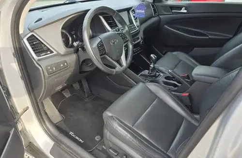 HYUNDAI Tucson 