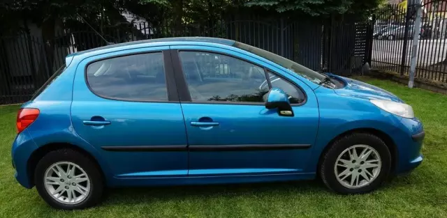 PEUGEOT 207 