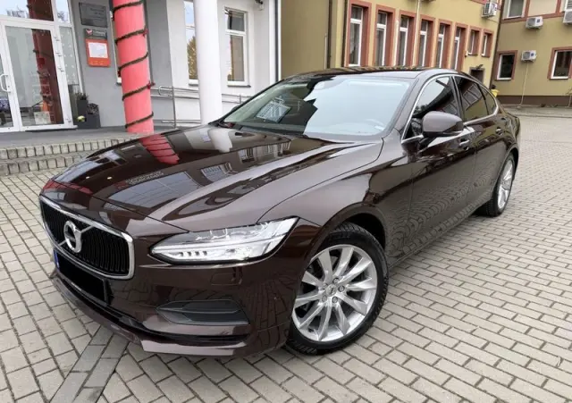 VOLVO S90 D4 Geartronic Momentum Pro