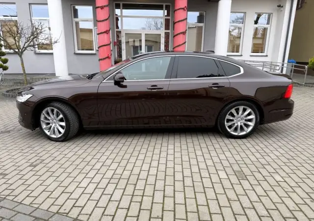 VOLVO S90 D4 Geartronic Momentum Pro