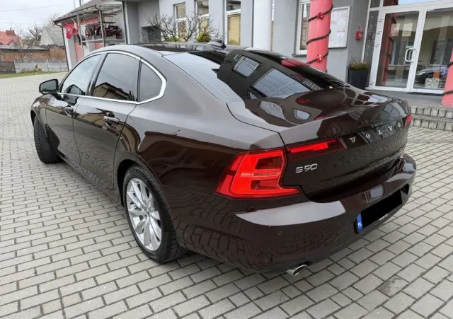 VOLVO S90 D4 Geartronic Momentum Pro