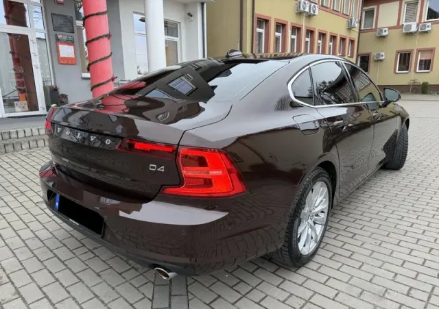 VOLVO S90 D4 Geartronic Momentum Pro