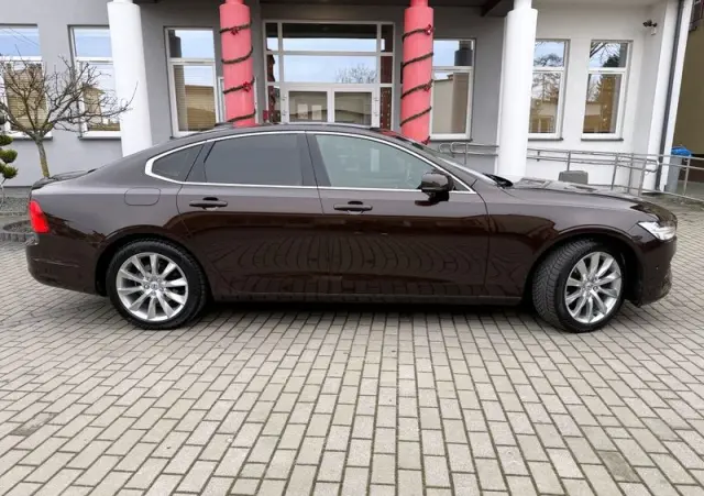 VOLVO S90 D4 Geartronic Momentum Pro