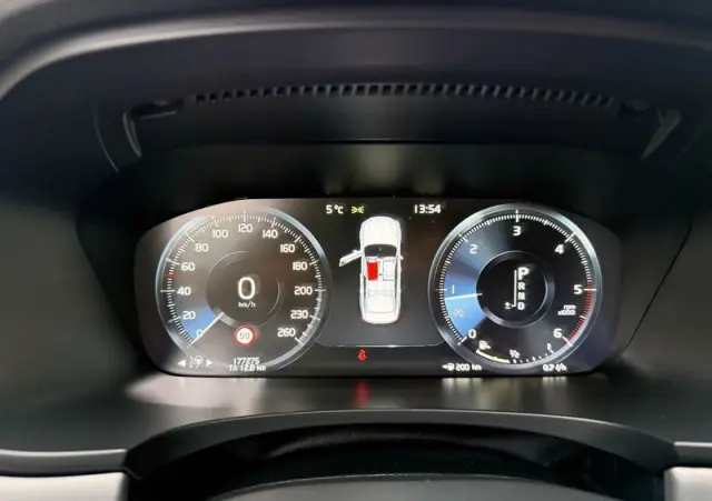 VOLVO S90 D4 Geartronic Momentum Pro