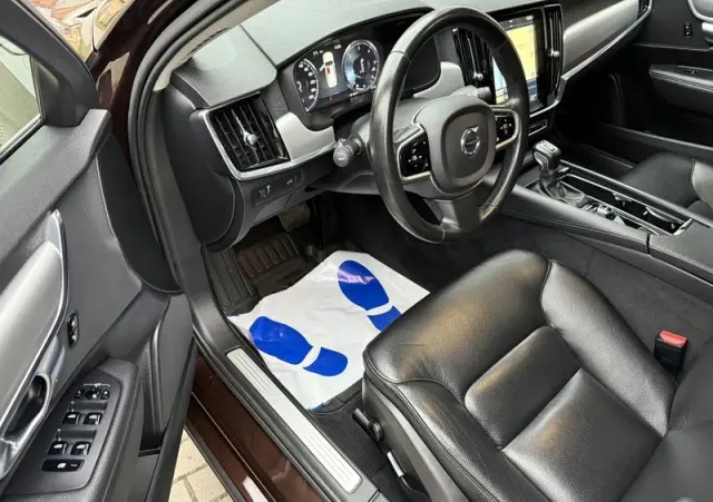 VOLVO S90 D4 Geartronic Momentum Pro