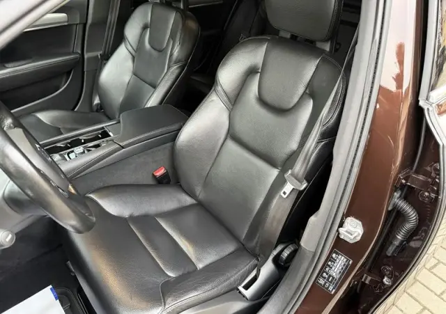 VOLVO S90 D4 Geartronic Momentum Pro