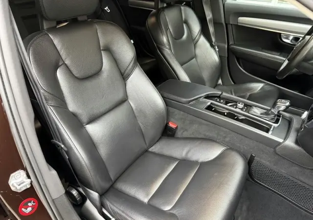 VOLVO S90 D4 Geartronic Momentum Pro