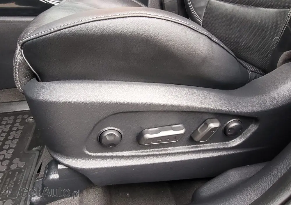 KIA Carens 1.7 CRDi Business Line 7os 7DCT