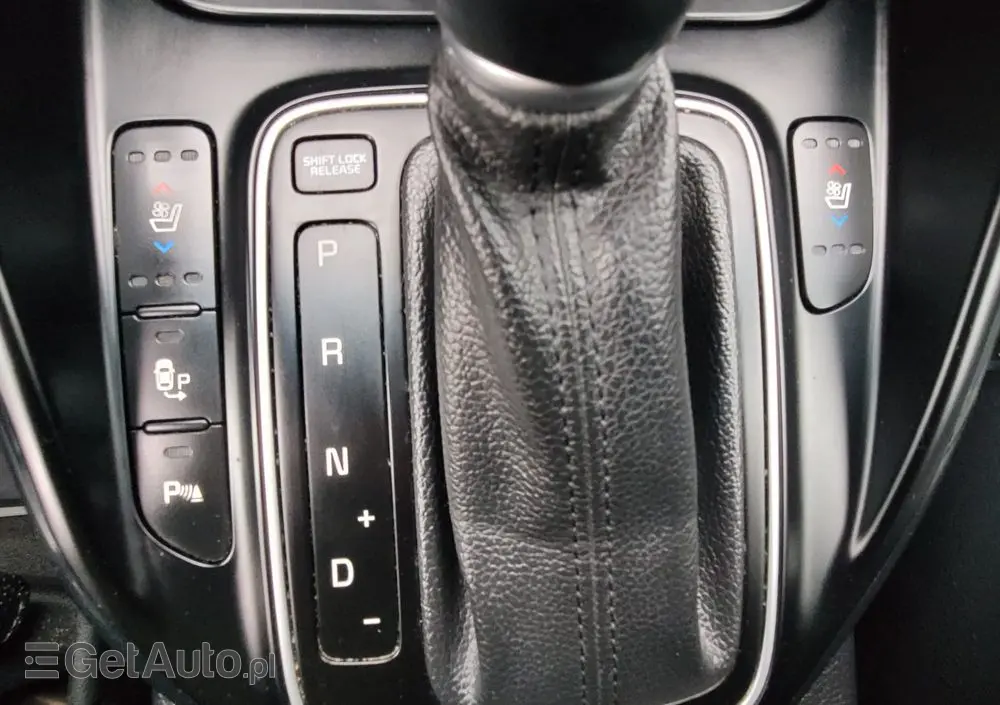 KIA Carens 1.7 CRDi Business Line 7os 7DCT