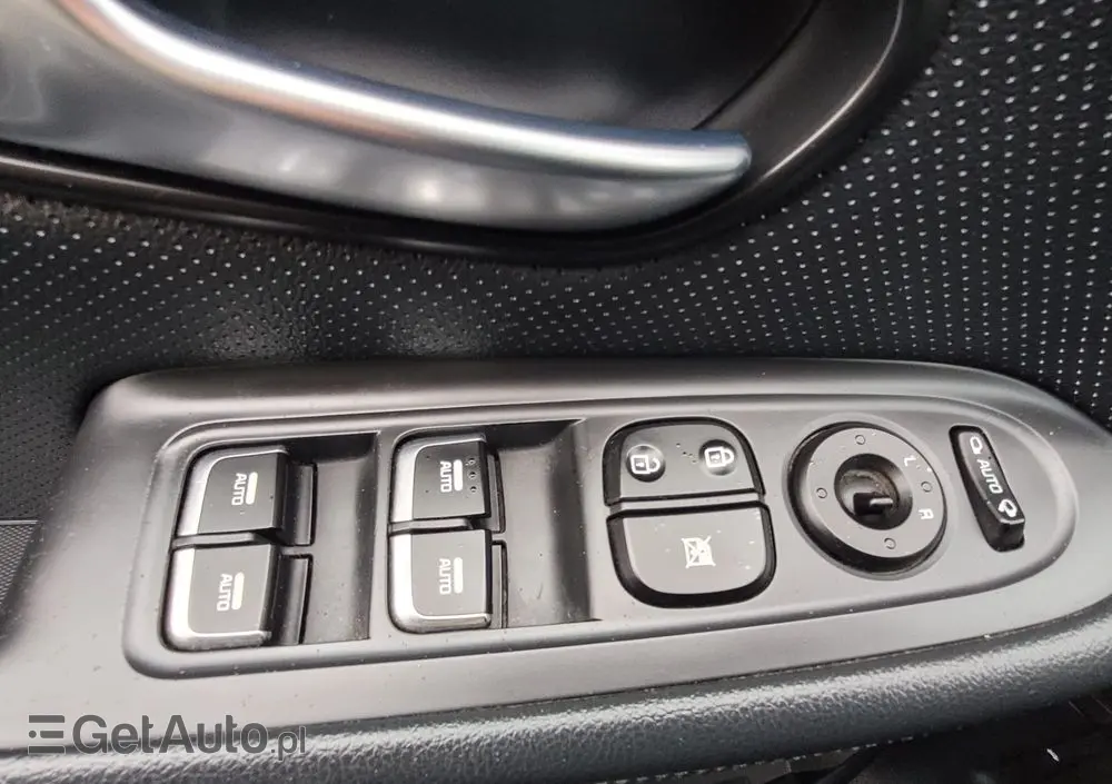 KIA Carens 1.7 CRDi Business Line 7os 7DCT