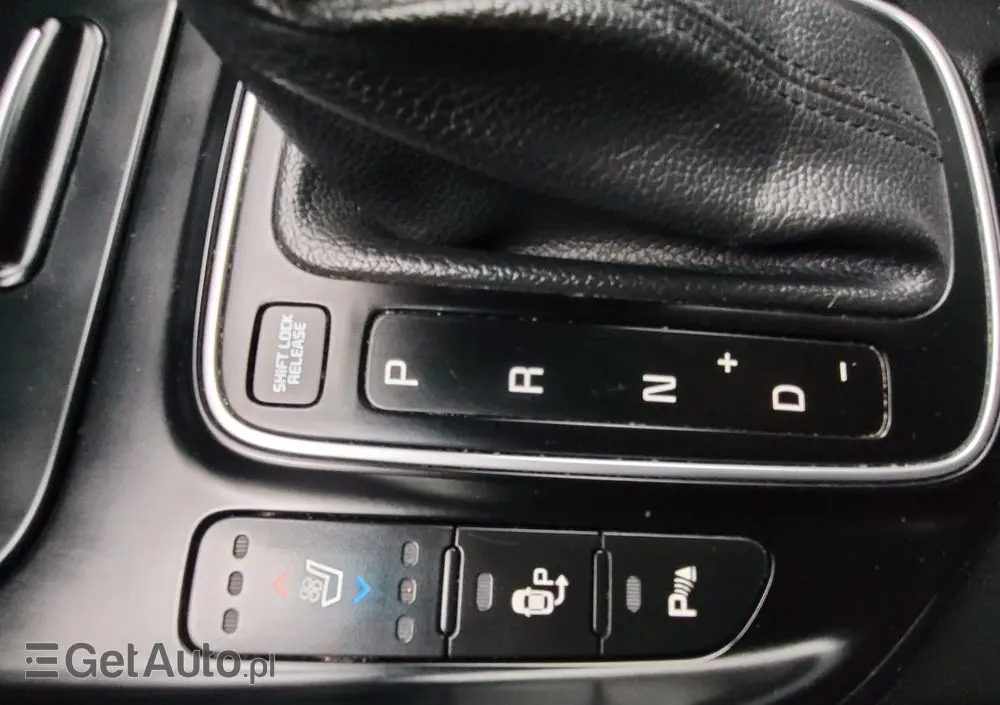 KIA Carens 1.7 CRDi Business Line 7os 7DCT