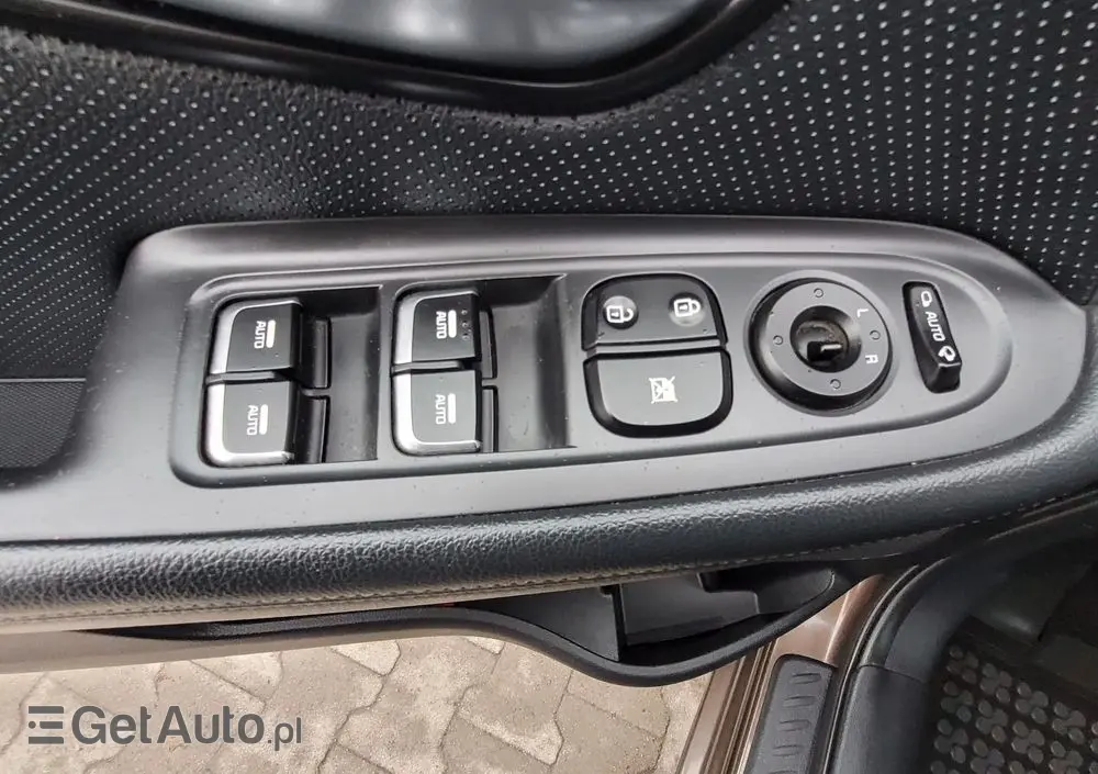 KIA Carens 1.7 CRDi Business Line 7os 7DCT