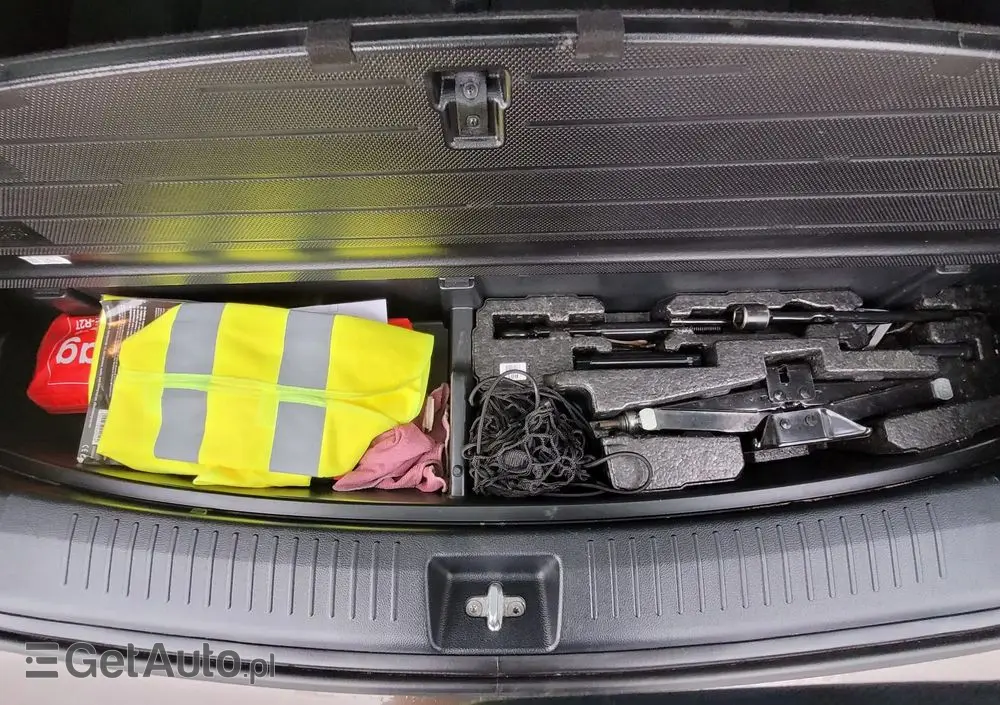 KIA Carens 1.7 CRDi Business Line 7os 7DCT