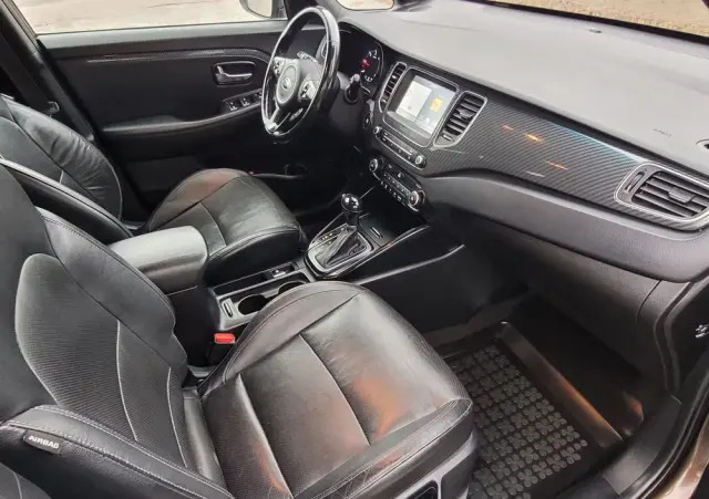 KIA Carens 1.7 CRDi Business Line 7os 7DCT