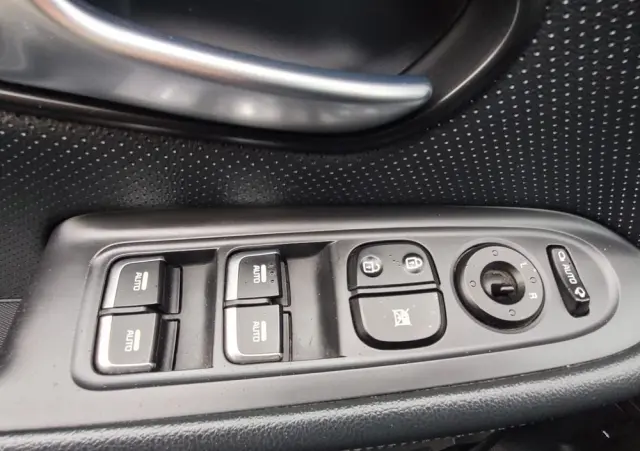 KIA Carens 1.7 CRDi Business Line 7os 7DCT