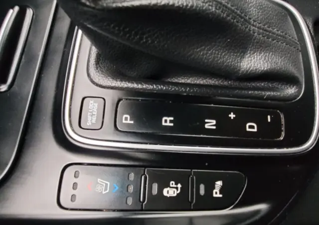 KIA Carens 1.7 CRDi Business Line 7os 7DCT