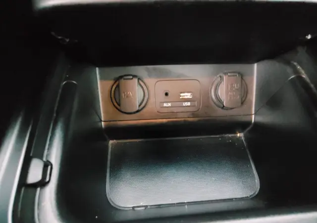 KIA Carens 1.7 CRDi Business Line 7os 7DCT