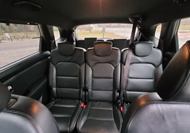 KIA Carens 1.7 CRDi Business Line 7os 7DCT