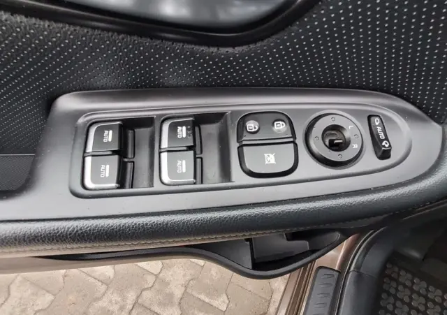 KIA Carens 1.7 CRDi Business Line 7os 7DCT