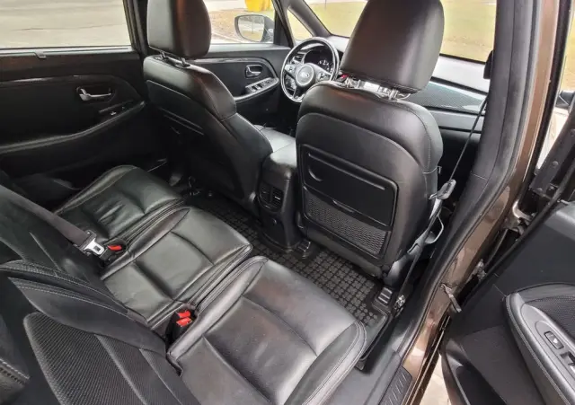 KIA Carens 1.7 CRDi Business Line 7os 7DCT