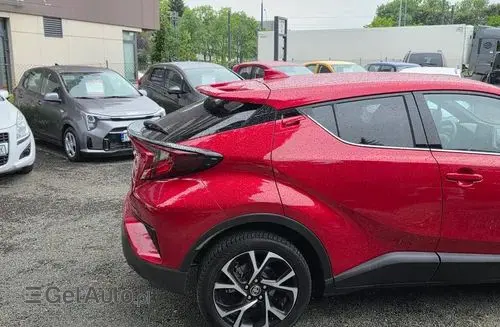 TOYOTA C-HR 