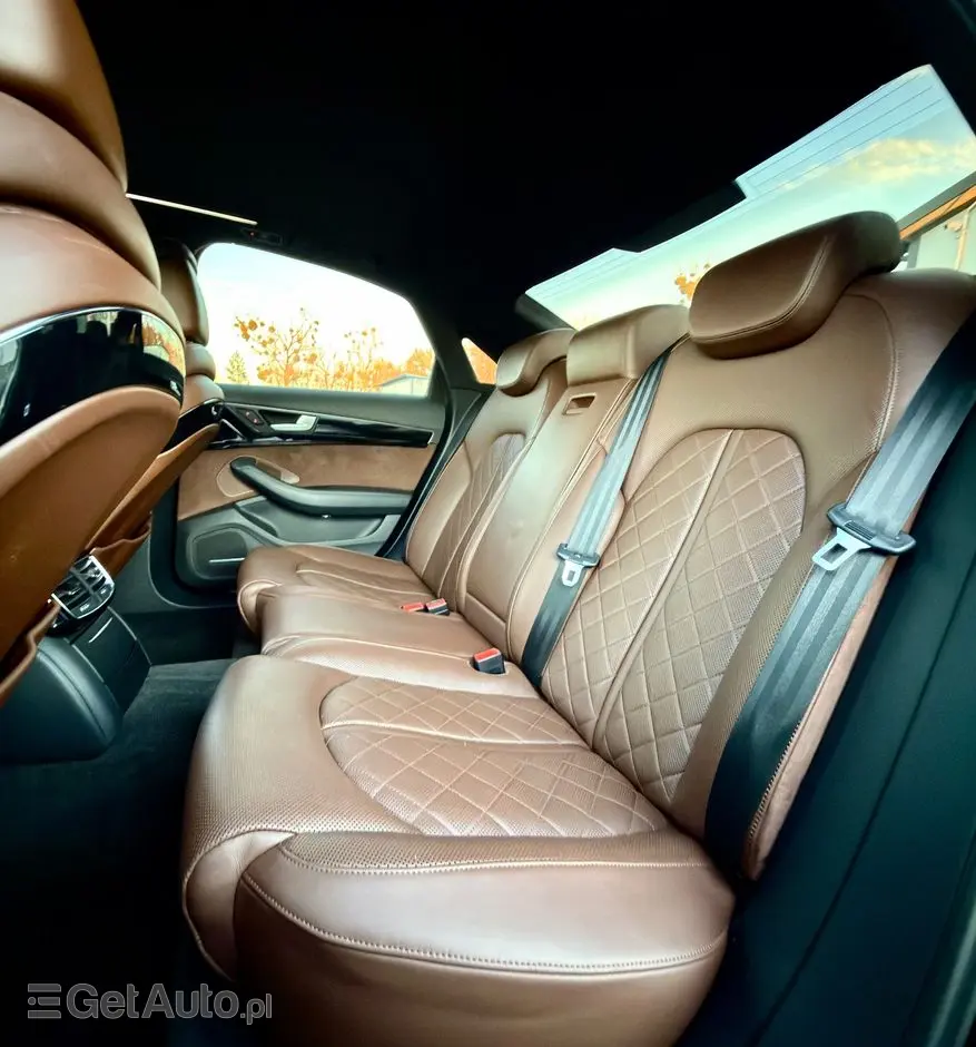 AUDI A8 4.2 TDI DPF (clean diesel) quattro tiptronic