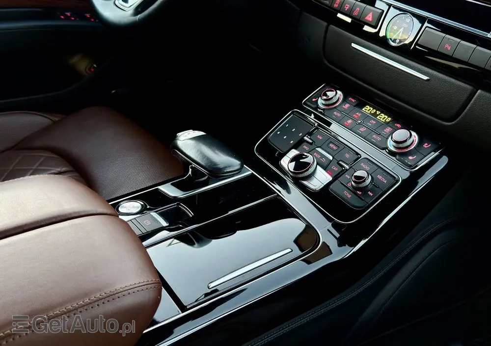 AUDI A8 4.2 TDI DPF (clean diesel) quattro tiptronic