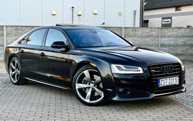 AUDI A8 4.2 TDI DPF (clean diesel) quattro tiptronic