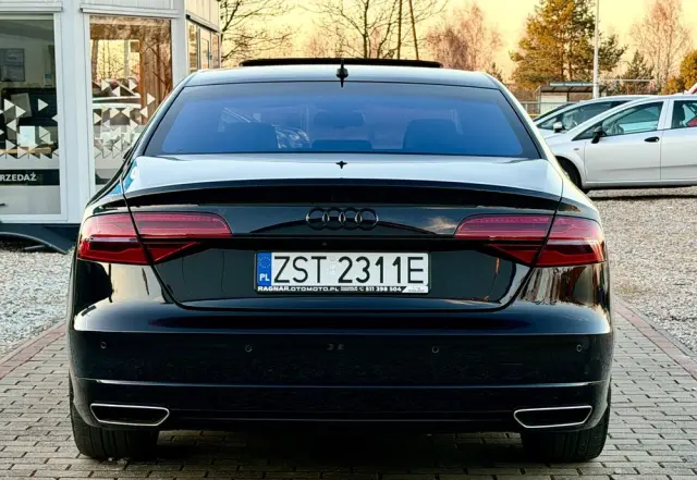 AUDI A8 4.2 TDI DPF (clean diesel) quattro tiptronic