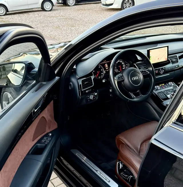 AUDI A8 4.2 TDI DPF (clean diesel) quattro tiptronic