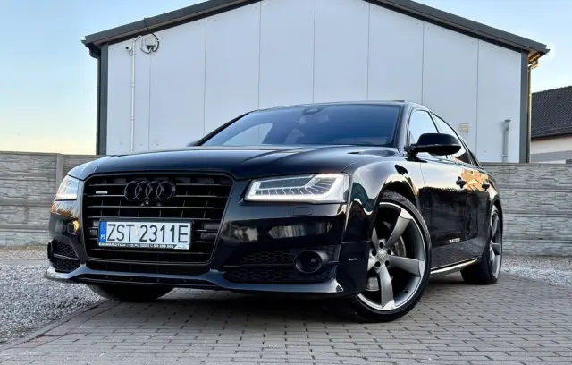 AUDI A8 4.2 TDI DPF (clean diesel) quattro tiptronic