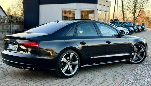 AUDI A8 4.2 TDI DPF (clean diesel) quattro tiptronic