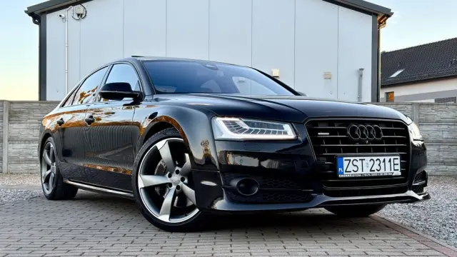 AUDI A8 4.2 TDI DPF (clean diesel) quattro tiptronic