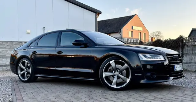 AUDI A8 4.2 TDI DPF (clean diesel) quattro tiptronic