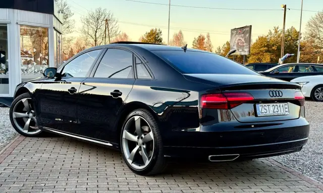 AUDI A8 4.2 TDI DPF (clean diesel) quattro tiptronic