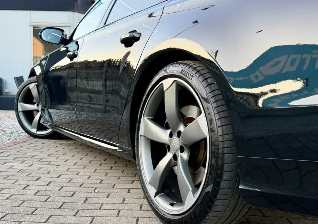 AUDI A8 4.2 TDI DPF (clean diesel) quattro tiptronic