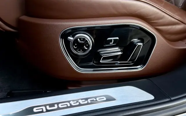 AUDI A8 4.2 TDI DPF (clean diesel) quattro tiptronic