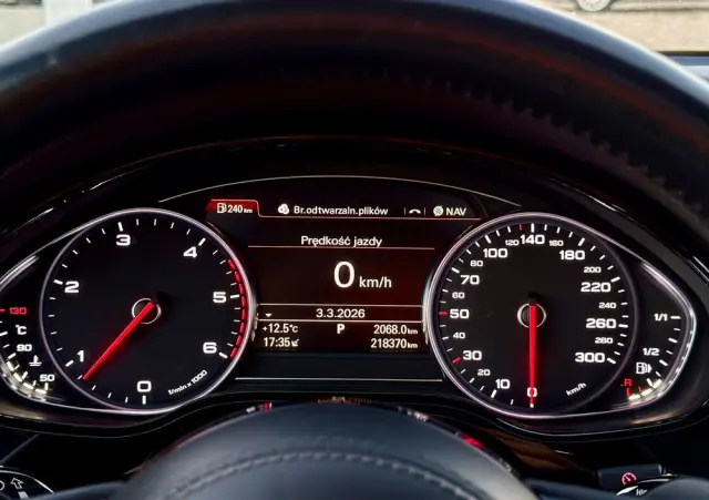 AUDI A8 4.2 TDI DPF (clean diesel) quattro tiptronic