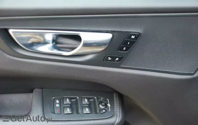 VOLVO XC 60 D4 Geartronic Inscription