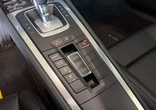 PORSCHE 911 Carrera 4S PDK