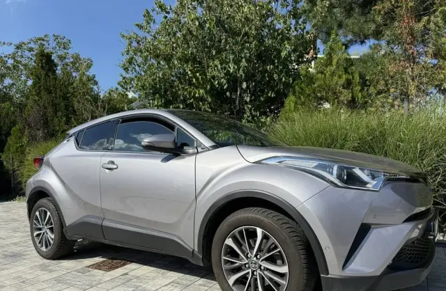 TOYOTA C-HR 