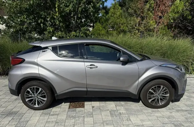 TOYOTA C-HR 